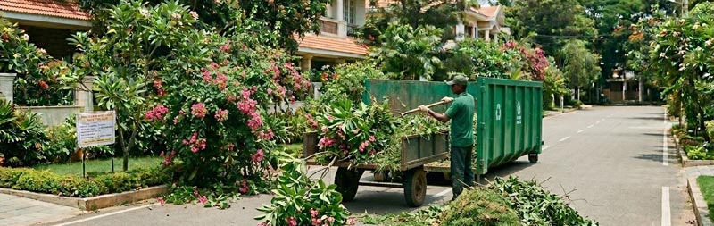 Rubbish Removal Sydney — Rubbish R Us truck and crew on site